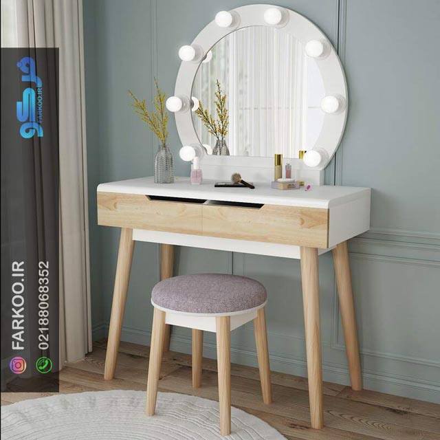 آینه گریم پایه دار برای خانه