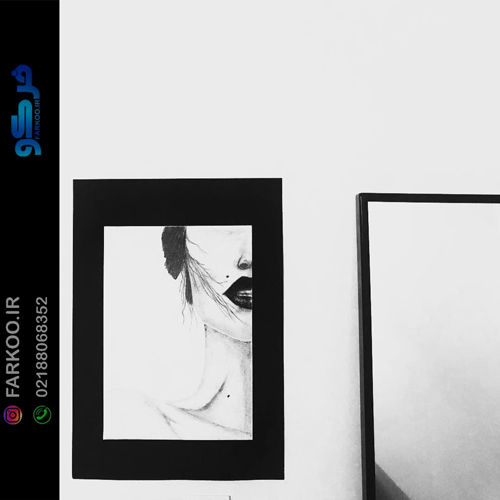 آینه با قاب سیاه
