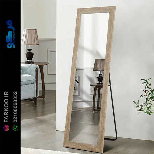 آینه با قاب چوبی