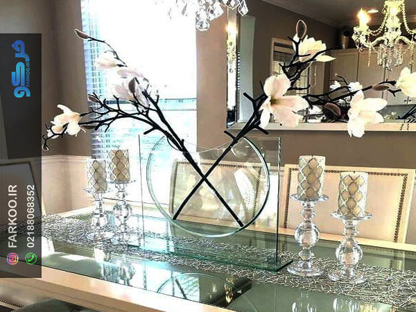چطور میز شیشه‌ای پذیرایی رو تزیین کنیم ؟