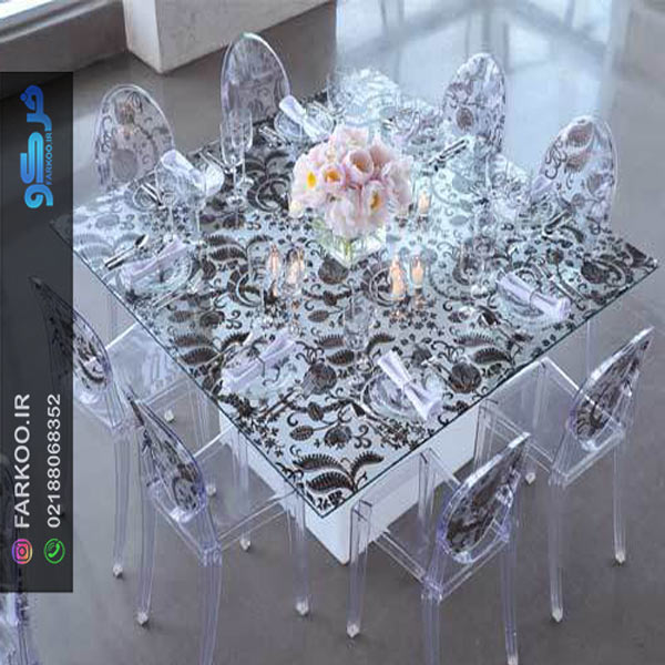 میز ناهارخوری شیشه‌ای طرح دار