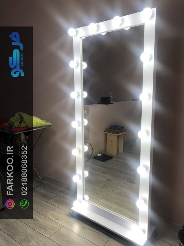 آینه میکاپ چرخ دار