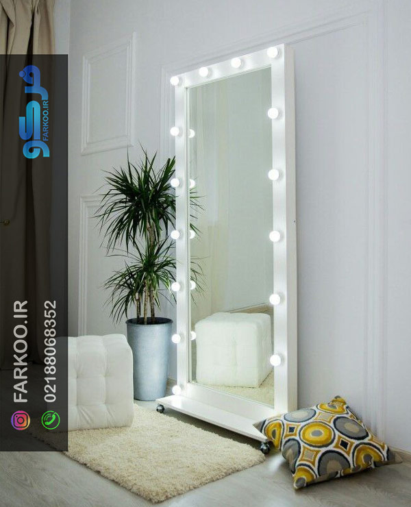 آینه میکاپ چرخ دار