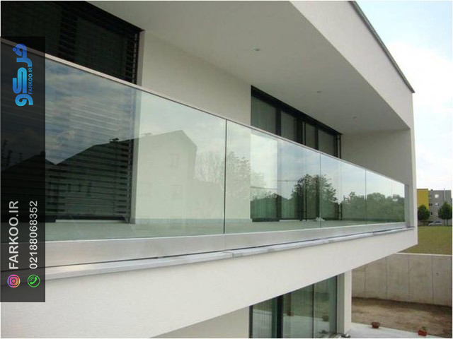نرده شیشهای برای بالکن