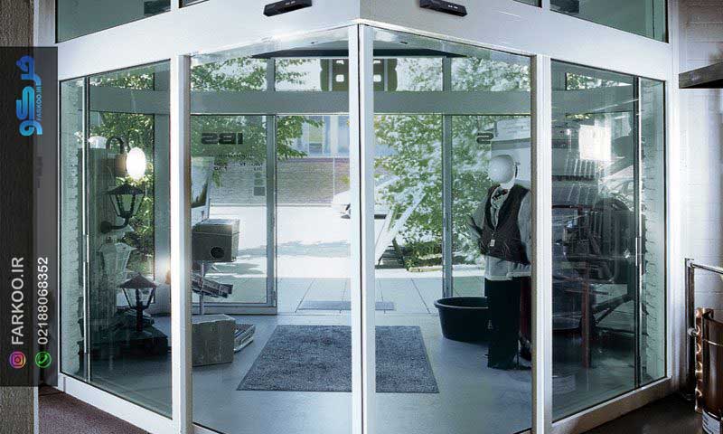 درب شیشه‌ای تلسکوپی
